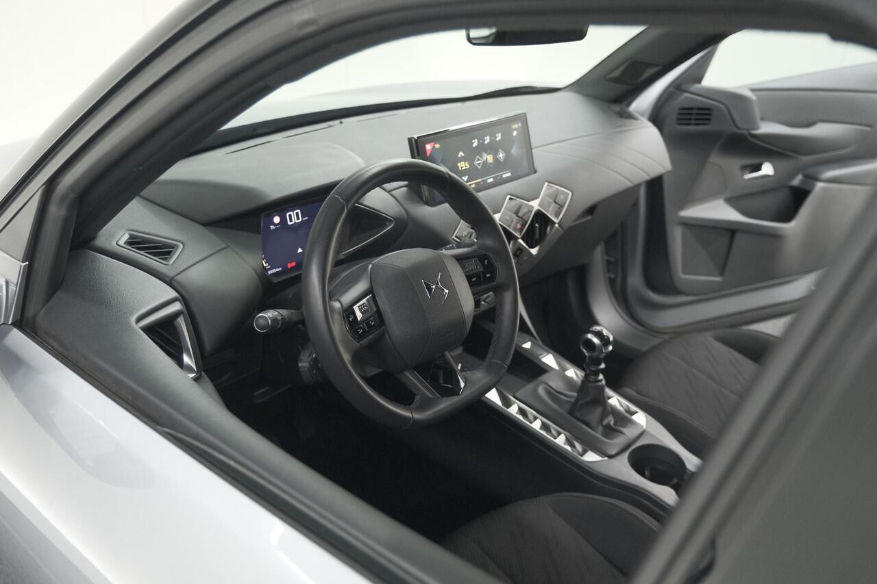 DS DS 3 CROSSBACK PureTech 100 Montmartre | Parkeersensoren | Apple Carplay | Allseason Banden | Navigatie | Climate Control