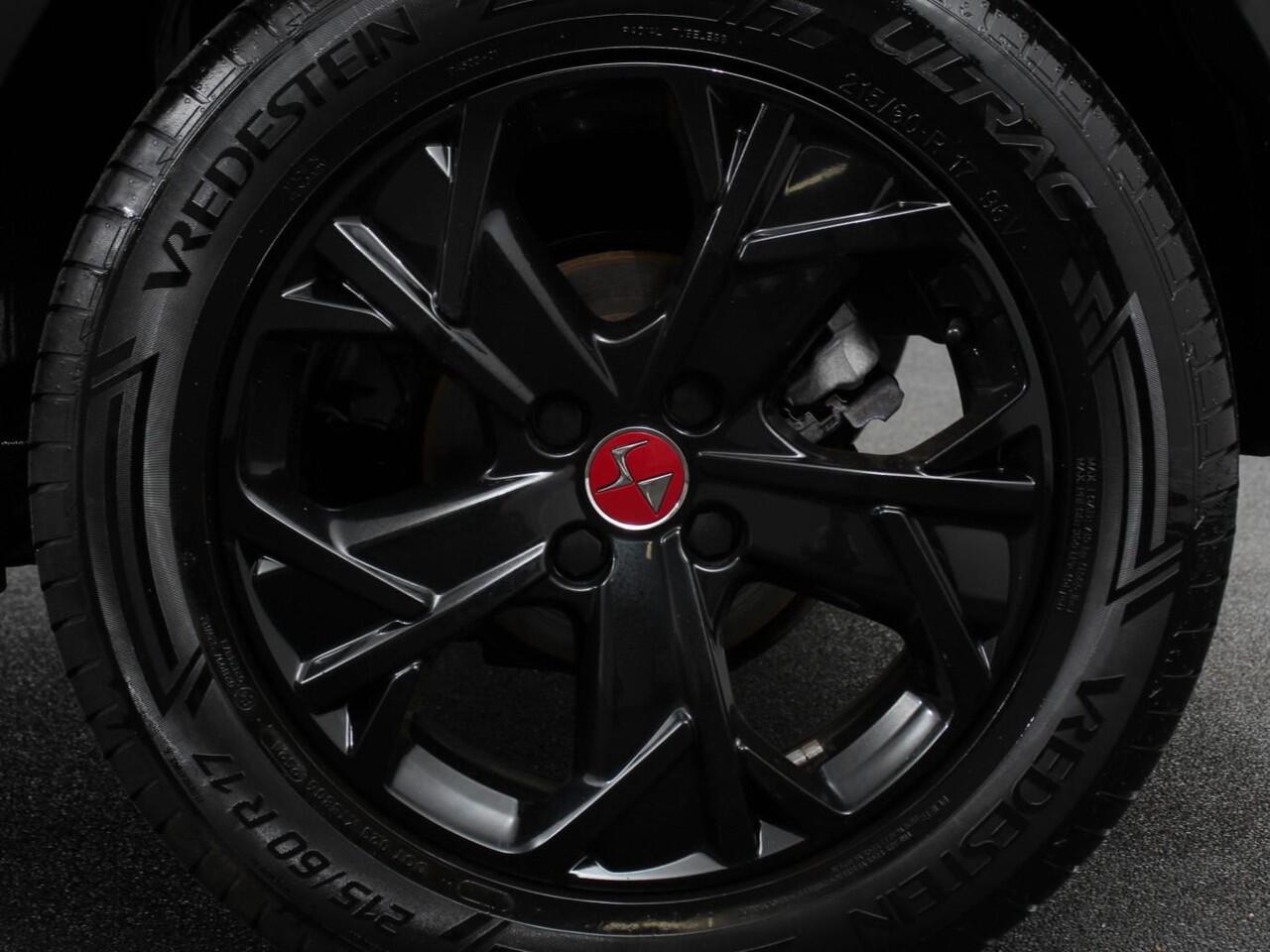 DS DS 3 CROSSBACK 1.2 PureTech 130 PK Automaat Performance Line | Climate Control | Parkeer sensoren Achter | Lichtmetalen velgen