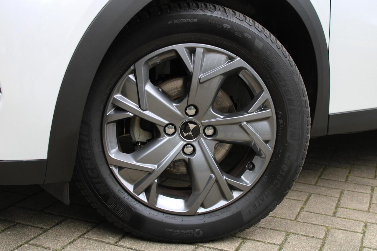 DS DS 3 CROSSBACK 1.2 PureTech 100pk Montmartre | Navigatie | Parkeersensoren | Cruise control | Carplay | Climate control