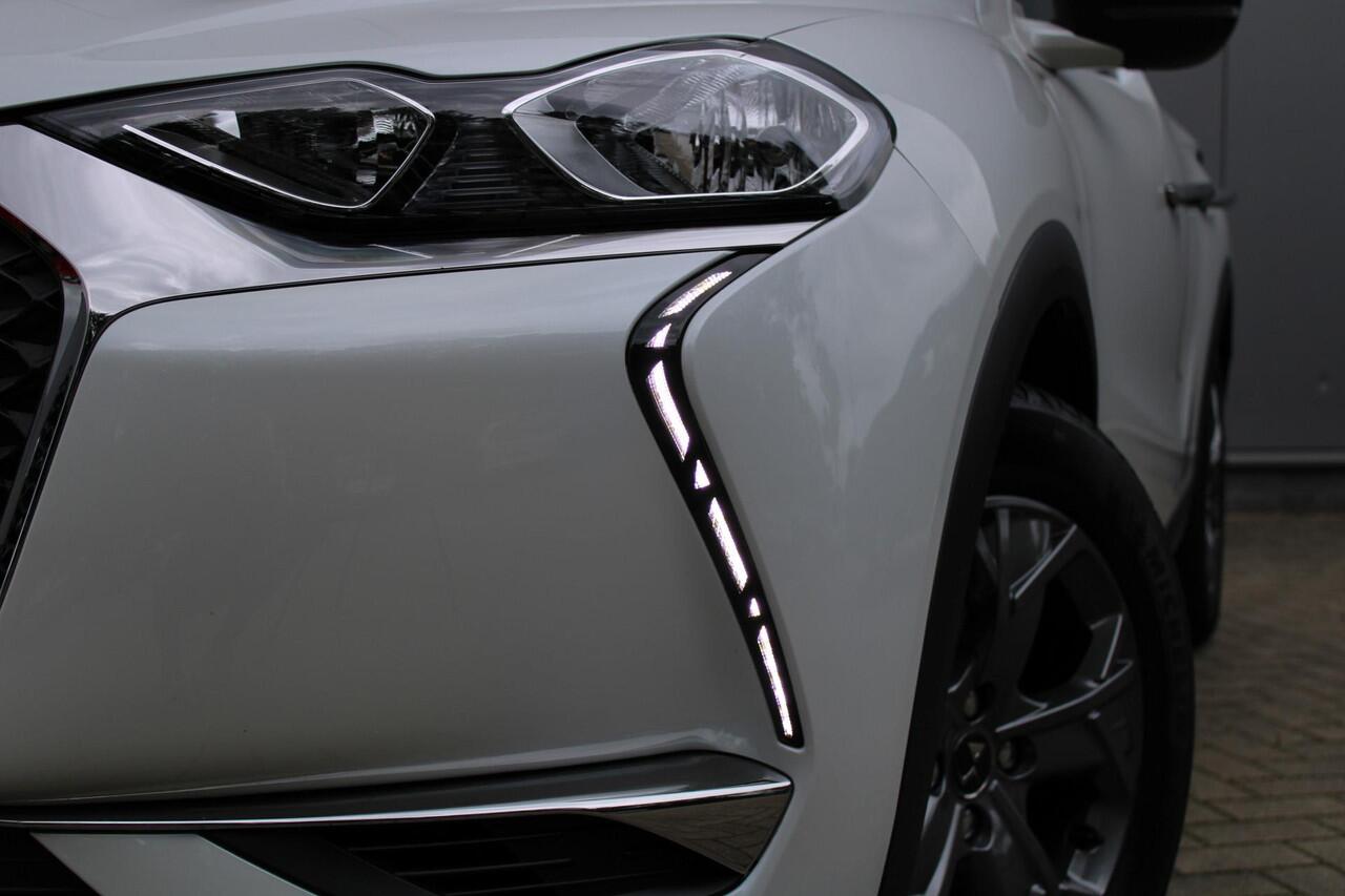 DS DS 3 CROSSBACK 1.2 PureTech 100pk Montmartre | Navigatie | Parkeersensoren | Cruise control | Carplay | Climate control