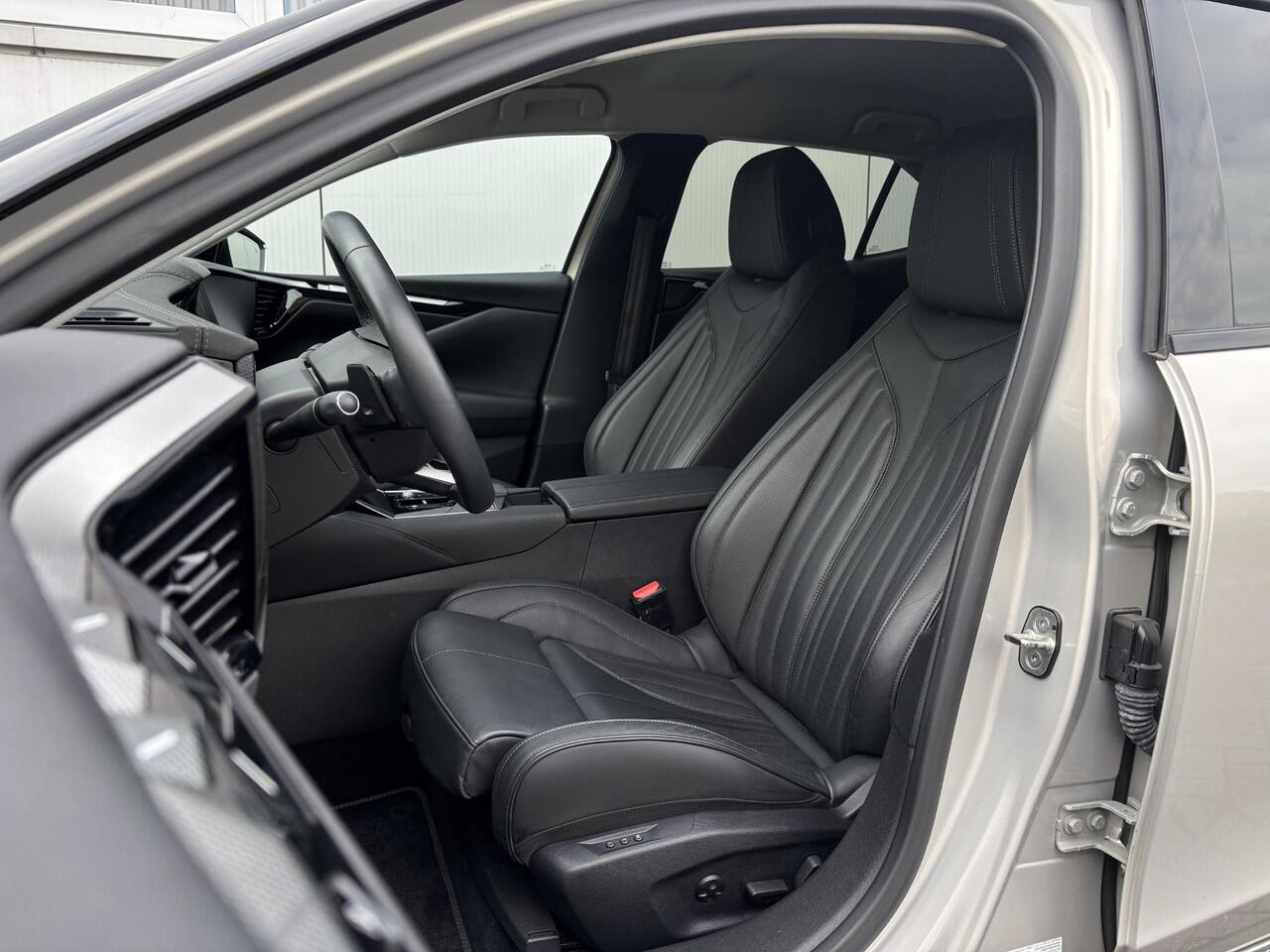 DS DS 4 Rivoli+ e-Tense Hybrid 225pk PHEV e-EAT8 | FOCAL HIFI | HANDSFREE A.KLEP | 360° CAMERA | NAPPA LEDER | STOELMASSAGE | STOELKOELING+VERW. | TWO-TONE