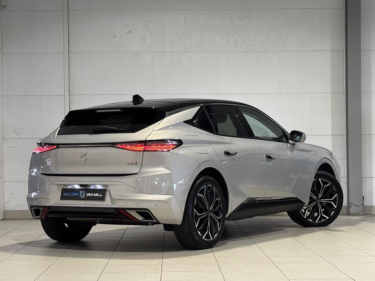 DS DS 4 Rivoli+ e-Tense Hybrid 225pk PHEV e-EAT8 | FOCAL HIFI | HANDSFREE A.KLEP | 360° CAMERA | NAPPA LEDER | STOELMASSAGE | STOELKOELING+VERW. | TWO-TONE