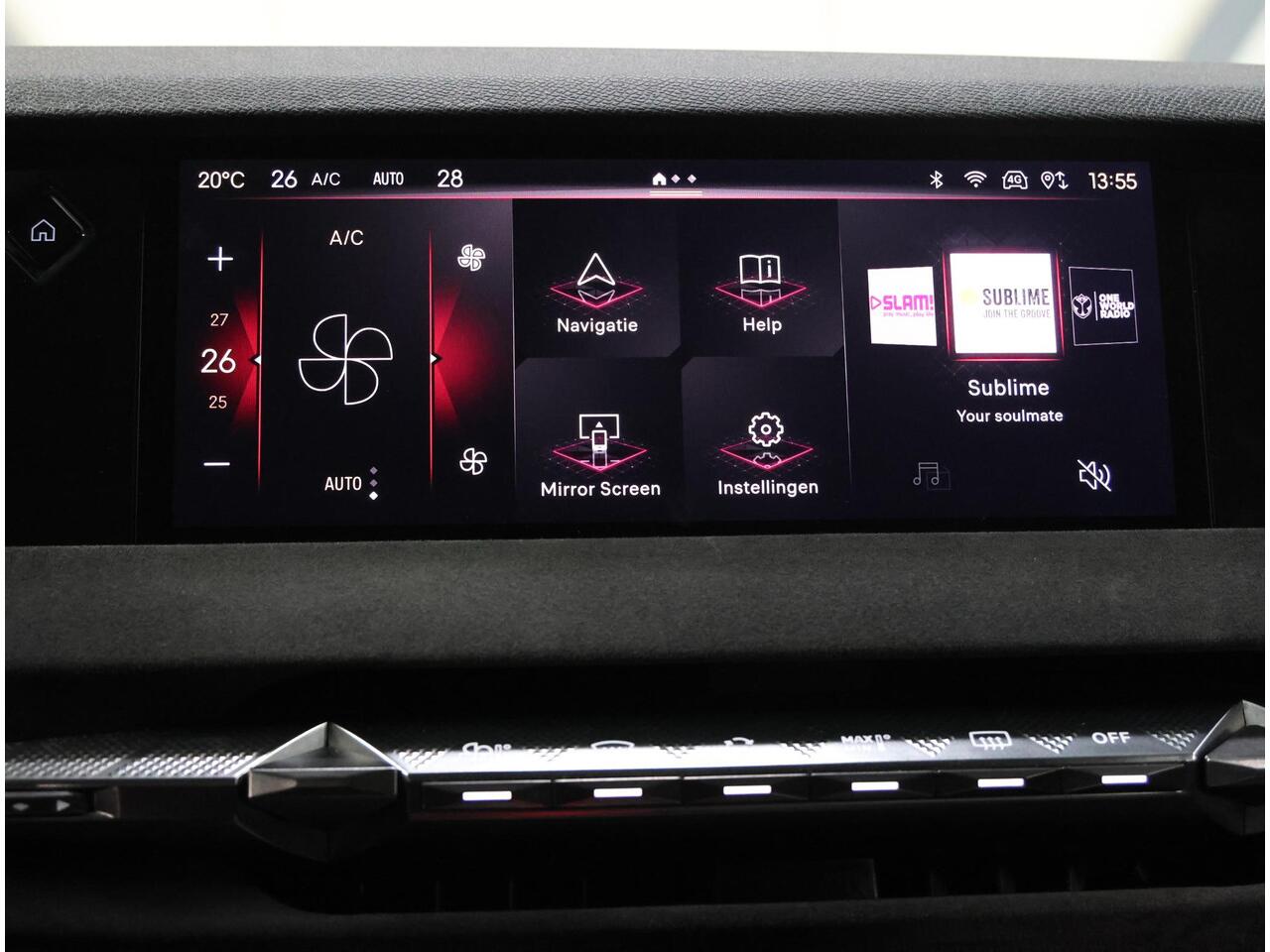 DS DS 4 Performance Line 130PK Automaat | Navigatie | Achteruitrijcamera | Parkeersensoren Voor en Achter | Alcantara Bekleding | Verwarmd Comfortstoelen | LED Koplampen | Keyless Entry/Start | 19" Lichtmetalen Velgen | Apple Carplay/Android Auto |