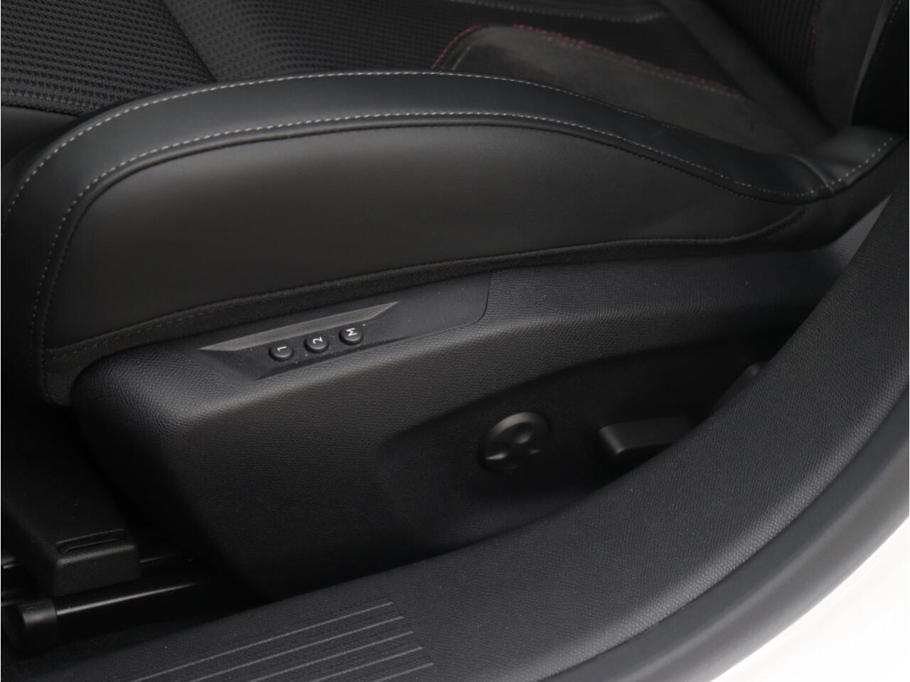 DS DS 4 E-Tense 225 PK Performance Line+ | Pano | HUD | Winter | LED | 3