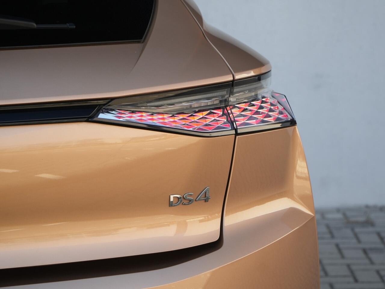 DS DS 4 E-Tense 225 PK Rivoli | Leder | LED | 360cam | HUD | 19"