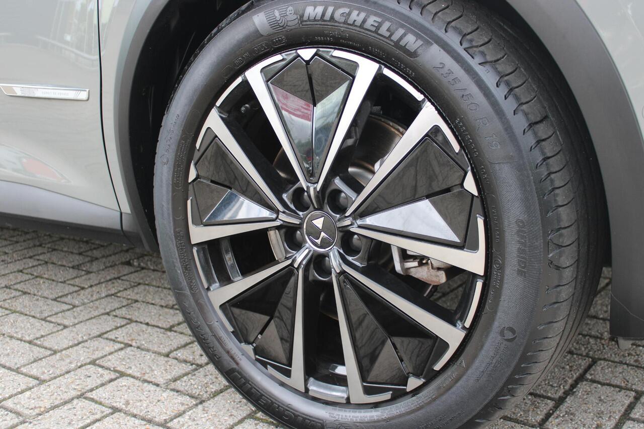 DS DS 7 E-Tense 300PK 4x4 ESPRIT DE VOYAGE | PANORAMISCH SCHUIF/KANTEL DAK | VOORRUITRAND/STUUR VERWARMING | VOLLEDIG LEDEREN BEKLEDING | LICHTMETALEN VELGEN 19" | ELEKTRISCH BEDIENBARE ACHTERKLEP | NIGHT VISION | DODEHOEK DETECTIE | ELEKTRISCH BEDIENBARE VOORSTO