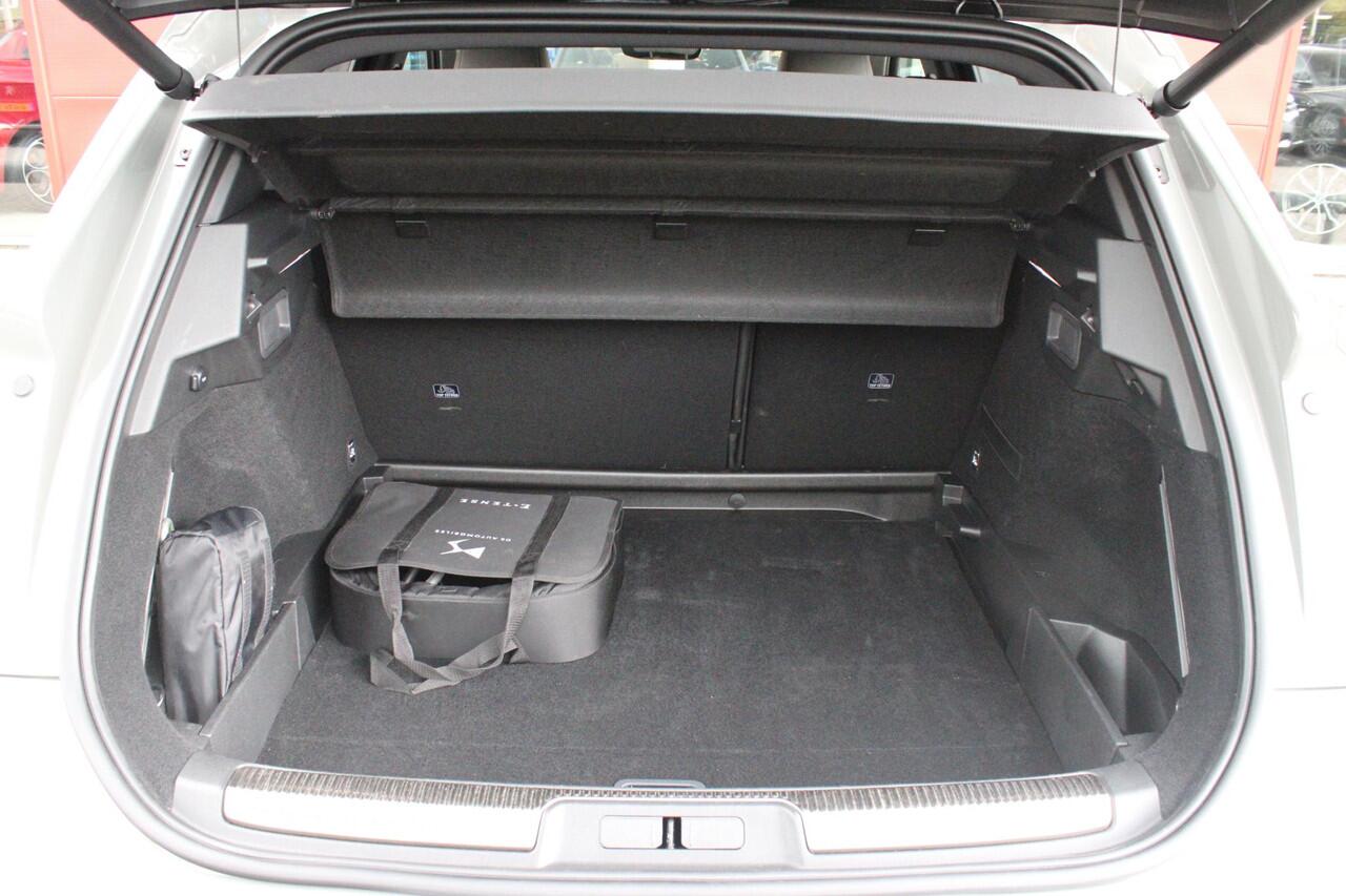 DS DS 7 E-Tense 300PK 4x4 ESPRIT DE VOYAGE | PANORAMISCH SCHUIF/KANTEL DAK | VOORRUITRAND/STUUR VERWARMING | VOLLEDIG LEDEREN BEKLEDING | LICHTMETALEN VELGEN 19" | ELEKTRISCH BEDIENBARE ACHTERKLEP | NIGHT VISION | DODEHOEK DETECTIE | ELEKTRISCH BEDIENBARE VOORSTO