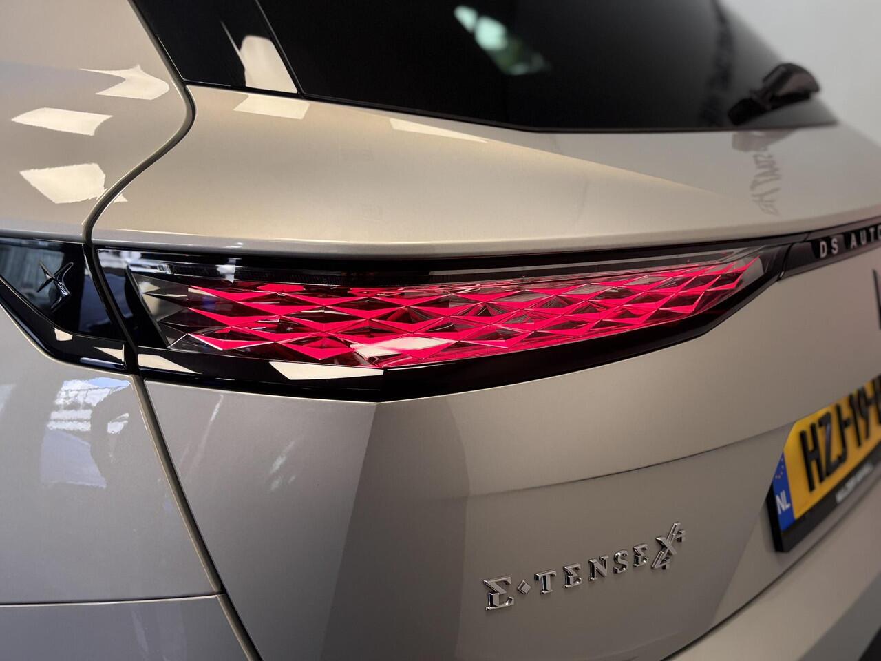 DS DS 7 Opéra e-Tense 300pk PHEV 4x4 e-EAT8 | TREKHAAK | BLACK PACK | NIGHTVISION | SCHUIF/KANTELDAK | HANDSFREE A.KLEP | NAVI | 360° CAMERA | NAPPA LEDER | STOELKOELING + VERW. | MASSAGESTOELEN