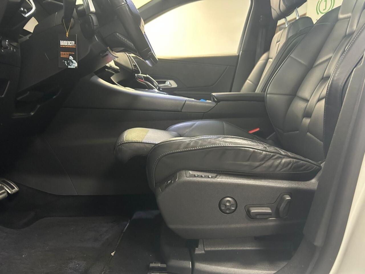 DS DS 7 Crossback 1.6 PT Executive | Geen import | Compleet | Panoramadak | Stoelv