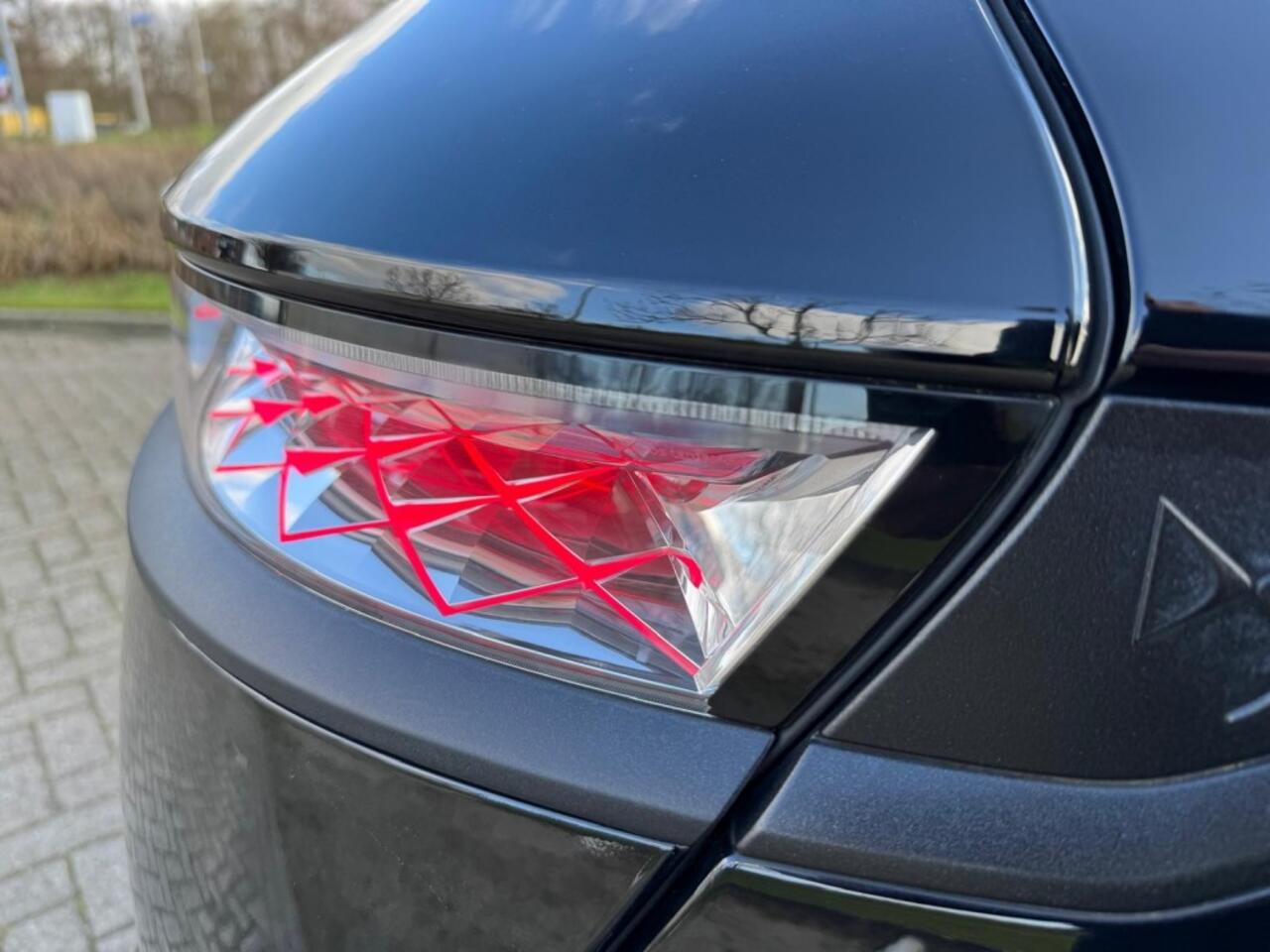 DS DS 7 Crossback E-TENSE 4X4 PERF. Line 300PK