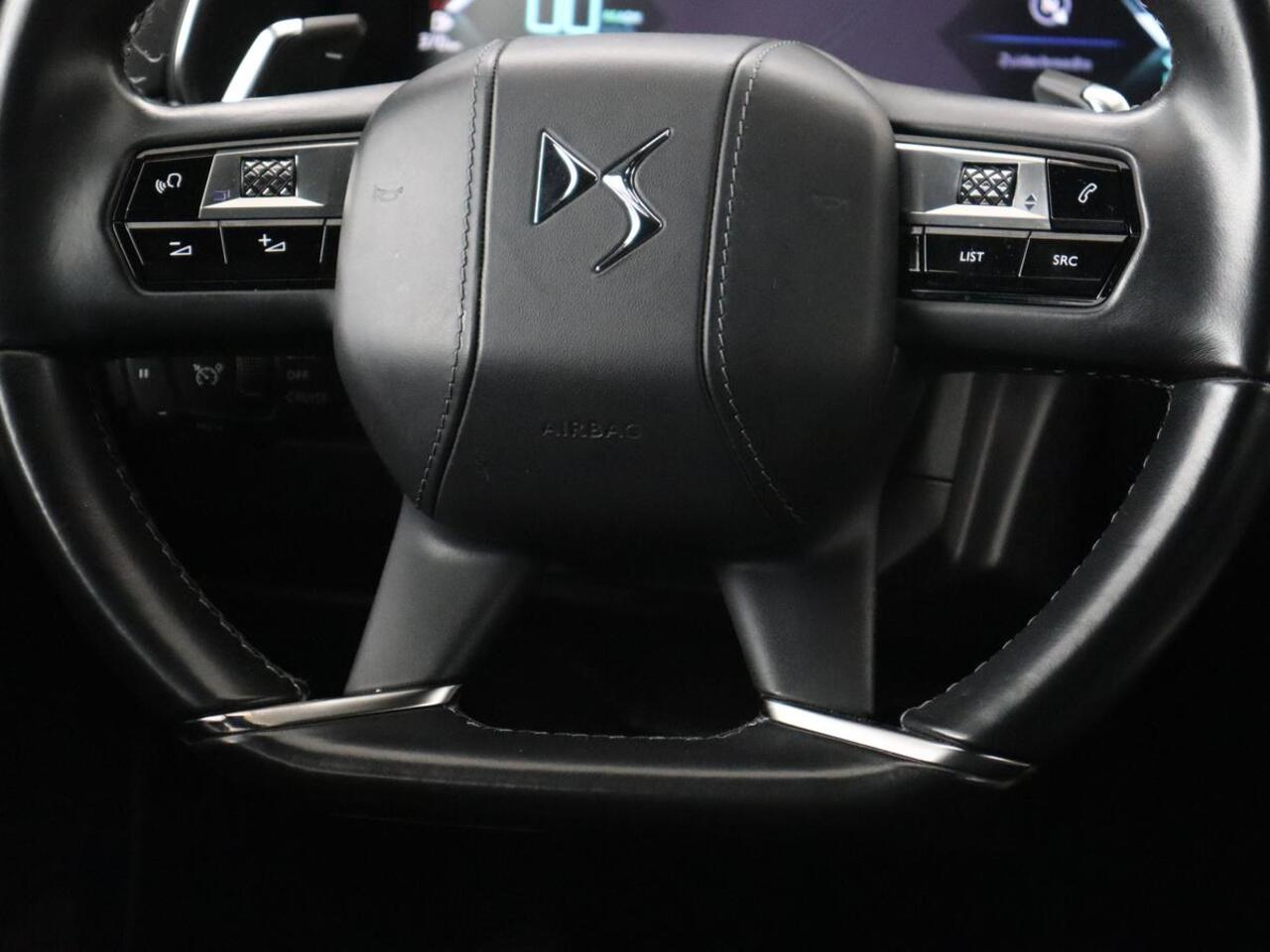 DS DS 7 Crossback E-Tense Rivoli | Panoramadak | Trekhaak | Leder | Stoelverwarming | Nachtzicht | Adaptive cruise | 360 Camera | Carplay | Sfeerverlichting | Navigatie | Keyless | 19'' | Memory