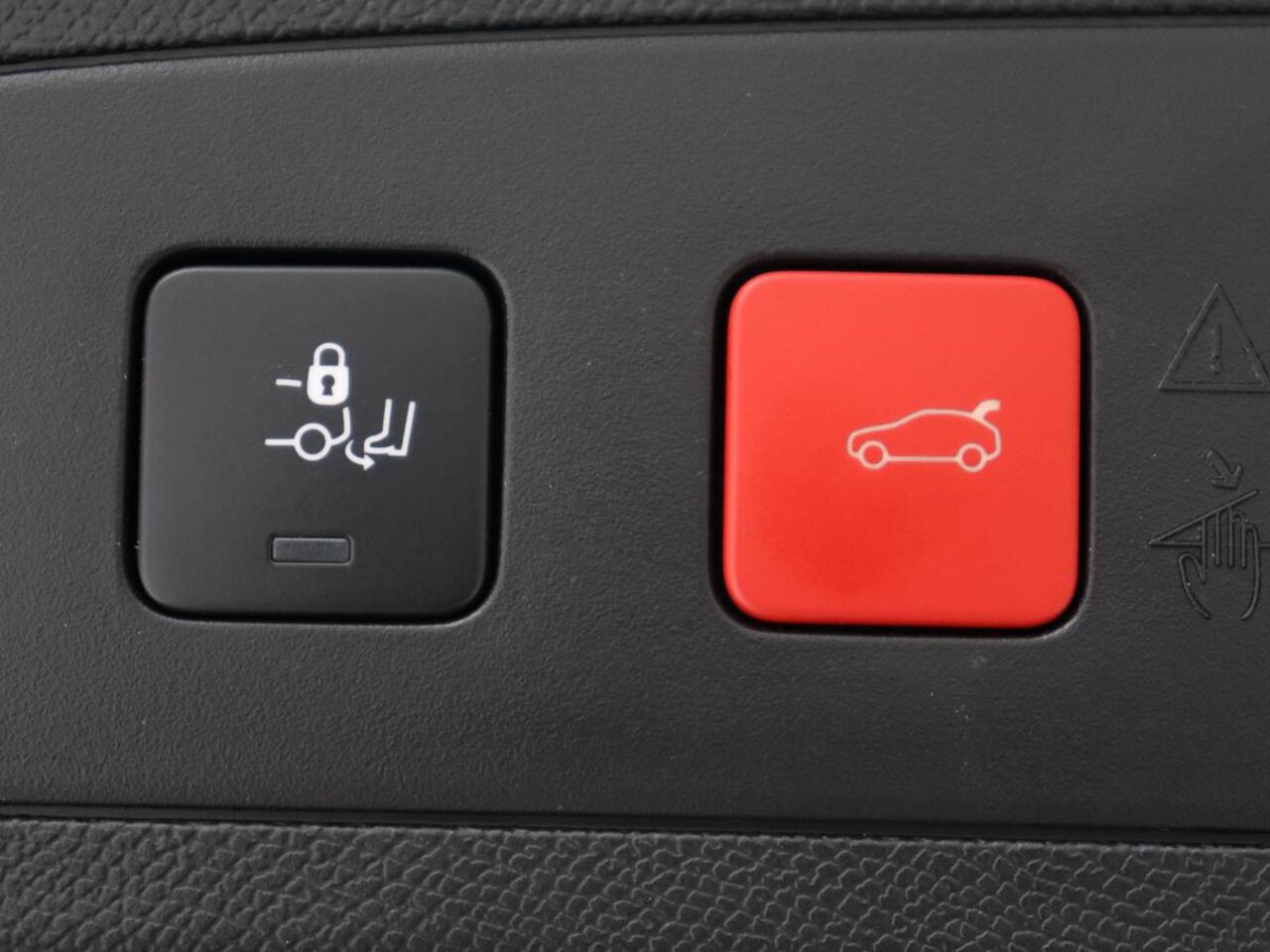 DS DS 7 Crossback E-Tense Rivoli | Panoramadak | Trekhaak | Leder | Stoelverwarming | Nachtzicht | Adaptive cruise | 360 Camera | Carplay | Sfeerverlichting | Navigatie | Keyless | 19'' | Memory