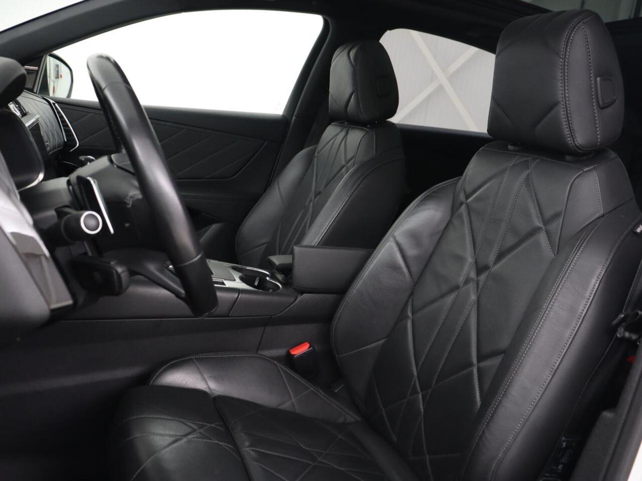 DS DS 7 Crossback E-Tense Rivoli | Panoramadak | Trekhaak | Leder | Stoelverwarming | Nachtzicht | Adaptive cruise | 360 Camera | Carplay | Sfeerverlichting | Navigatie | Keyless | 19'' | Memory