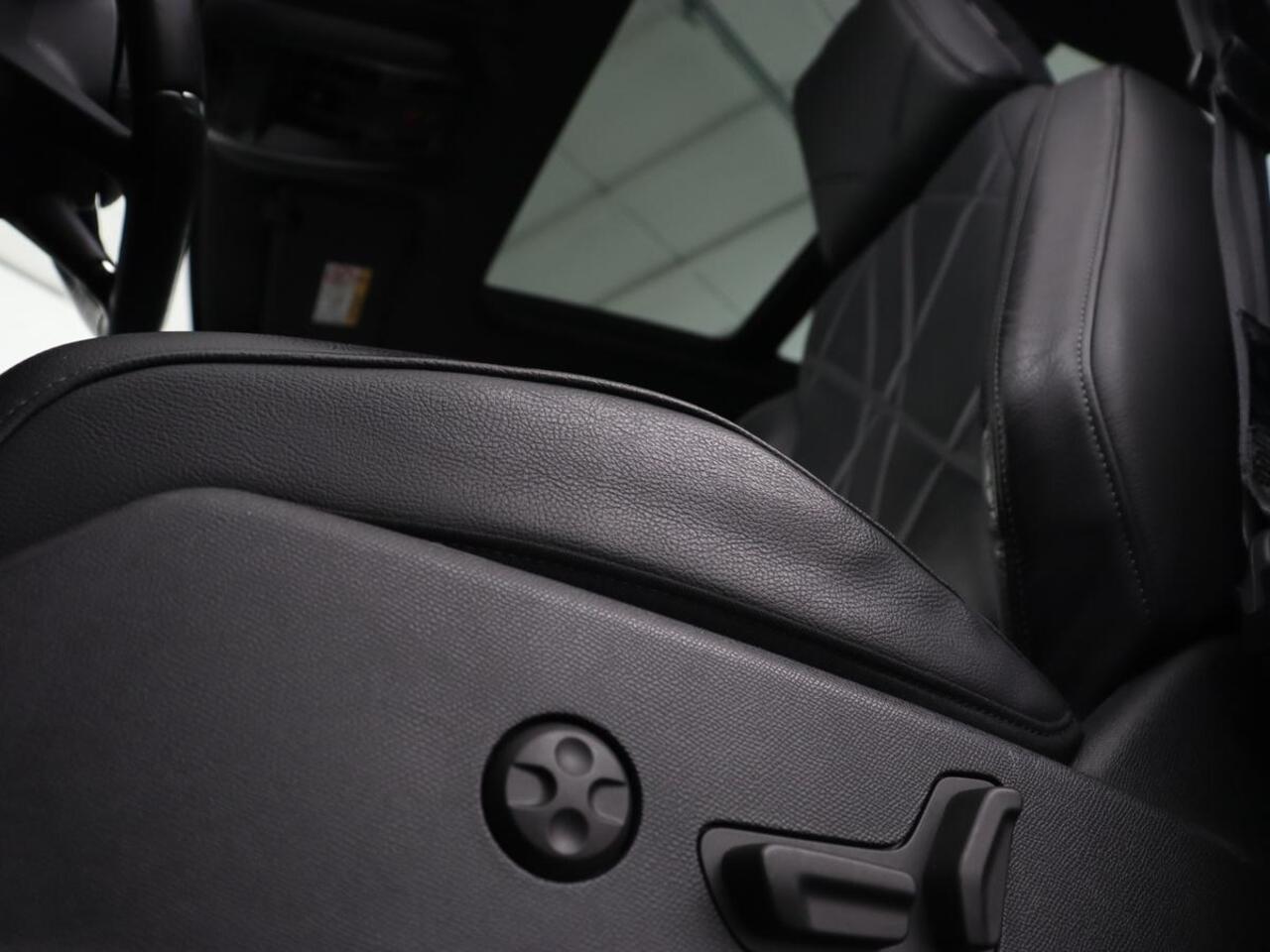 DS DS 7 Crossback E-Tense Rivoli | Panoramadak | Trekhaak | Leder | Stoelverwarming | Nachtzicht | Adaptive cruise | 360 Camera | Carplay | Sfeerverlichting | Navigatie | Keyless | 19'' | Memory