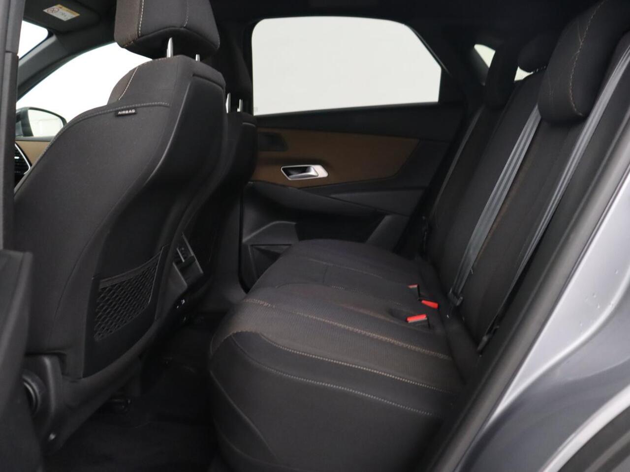 DS DS 7 Crossback E-Tense Be Chic | Camera | Bi-Xenon | Carplay | Navigatie | 19'' | Digital Cockpit | Climate control | Parkeerhulp | Cruise control | PHEV | Plug In