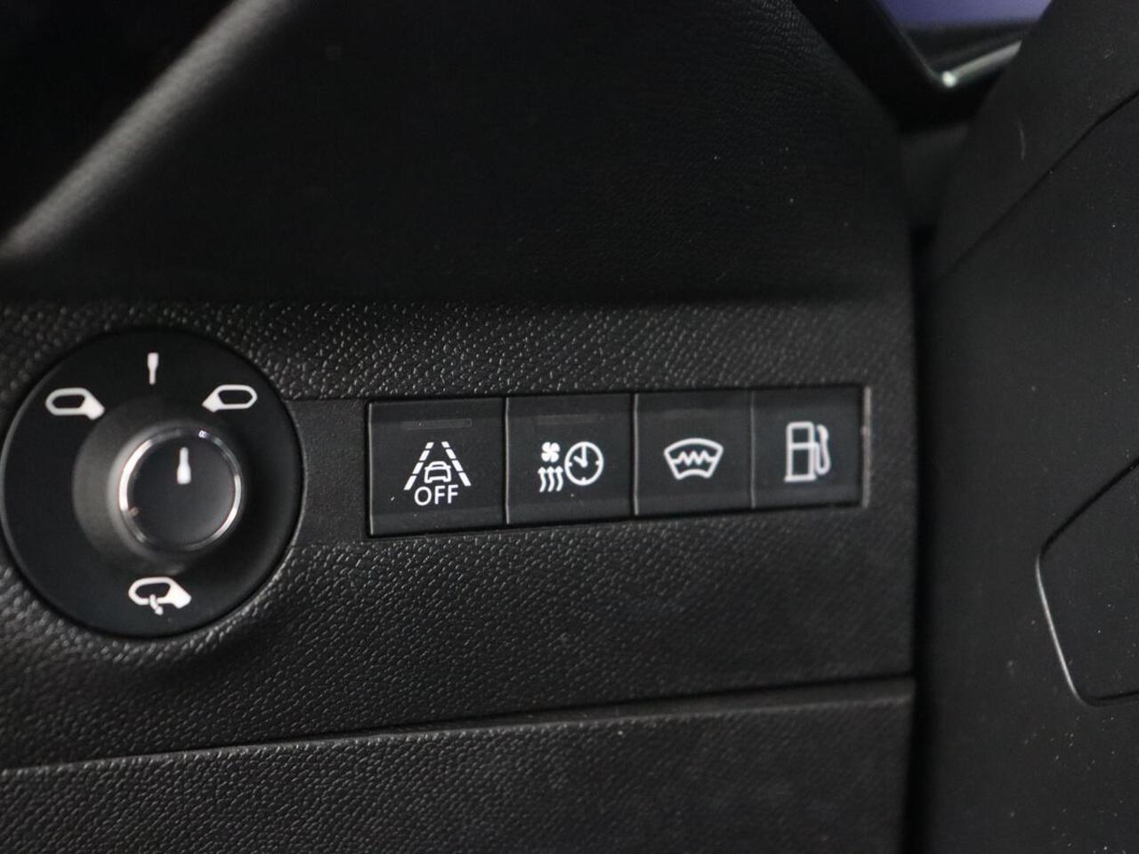 DS DS 7 Crossback E-Tense Performance Line 225 | SOH 90% | Stoelverwarming | Adaptive cruise | Alcantara | Keyless | Full LED | Carplay | Navigatie | Memory | Digital Cockpit | Dodehoek detectie | DAB | Getint glas | PHEV | Plug In