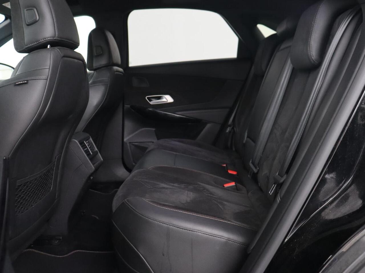 DS DS 7 Crossback E-Tense Performance Line 225 | SOH 90% | Stoelverwarming | Adaptive cruise | Alcantara | Keyless | Full LED | Carplay | Navigatie | Memory | Digital Cockpit | Dodehoek detectie | DAB | Getint glas | PHEV | Plug In