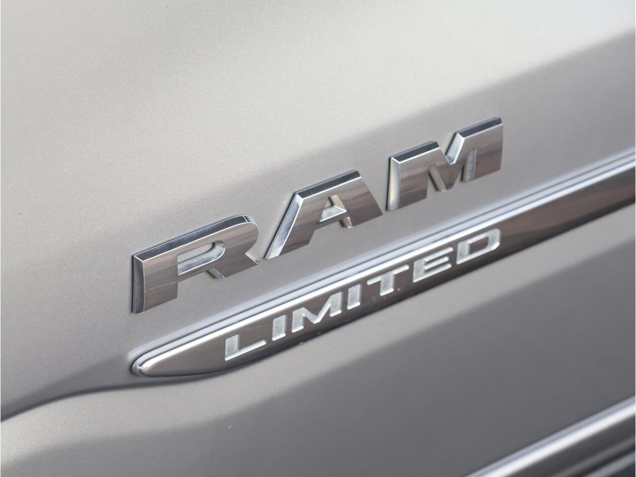 Dodge 1500 Ram 5.7 V8 4x4 Crew Cab Limited | Luchtvering | Rambox | LPG | Groot Navi