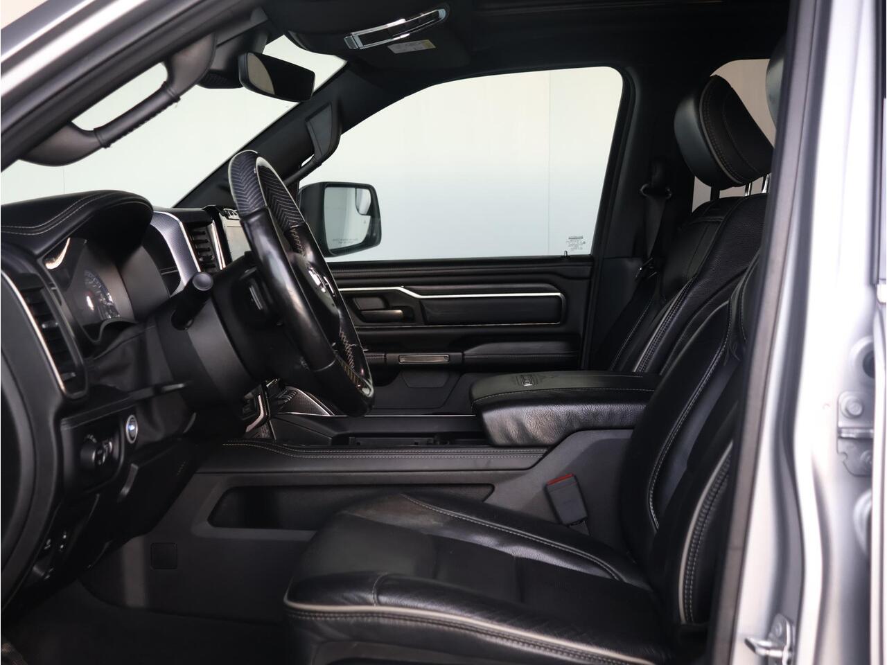 Dodge 1500 Ram 5.7 V8 4x4 Crew Cab Limited | Luchtvering | Rambox | LPG | Groot Navi