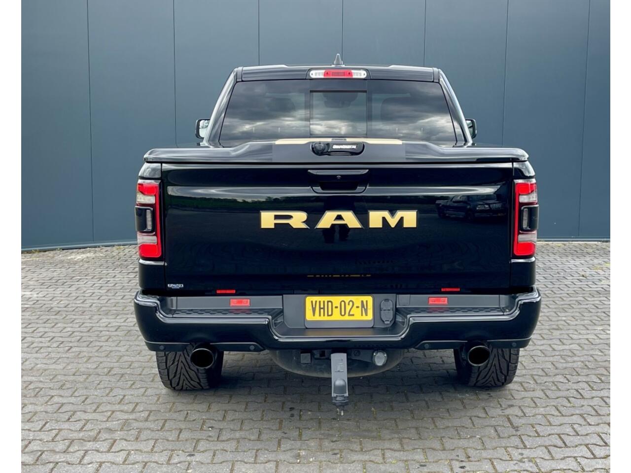 Dodge 1500 RAM LIMITED NIGHT 5.7 V8 4x4 PANO LUCHTVERING