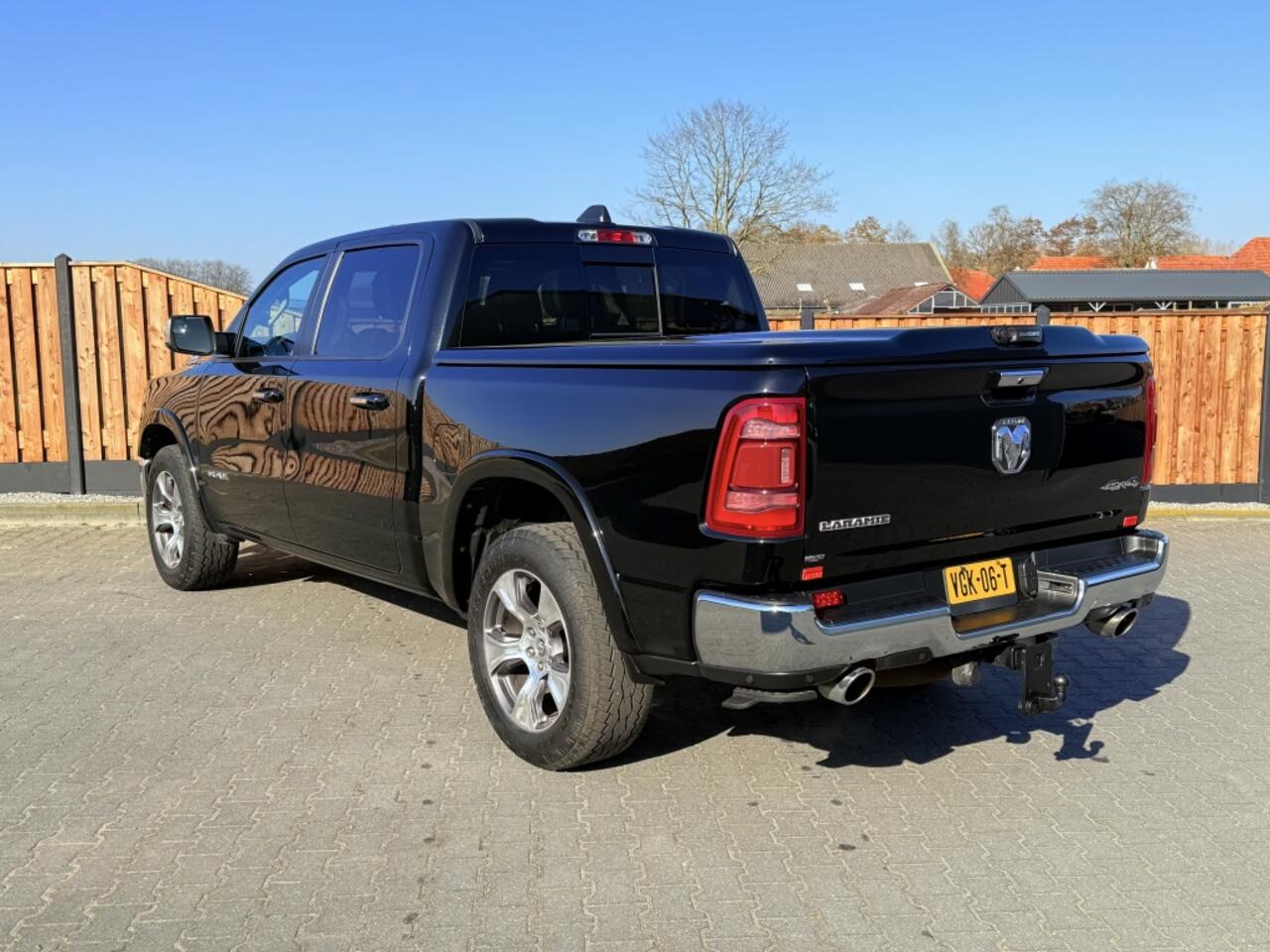 Dodge 1500 RAM 5.7 V8 HEMI 4X4 6 PERSOONS! PANO LPG G3