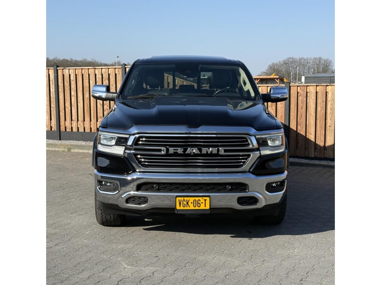 Dodge 1500 RAM 5.7 V8 HEMI 4X4 6 PERSOONS! PANO LPG G3