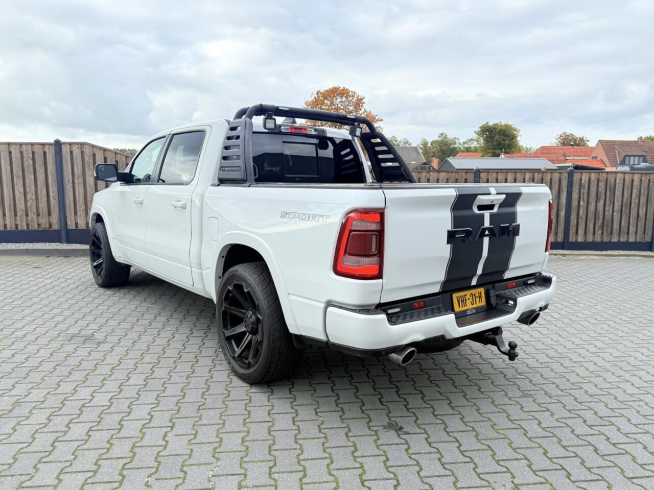 Dodge 1500 RAM 5.7 HEMI V8 LARAMIE 4X4 22" TUFF WHEELS