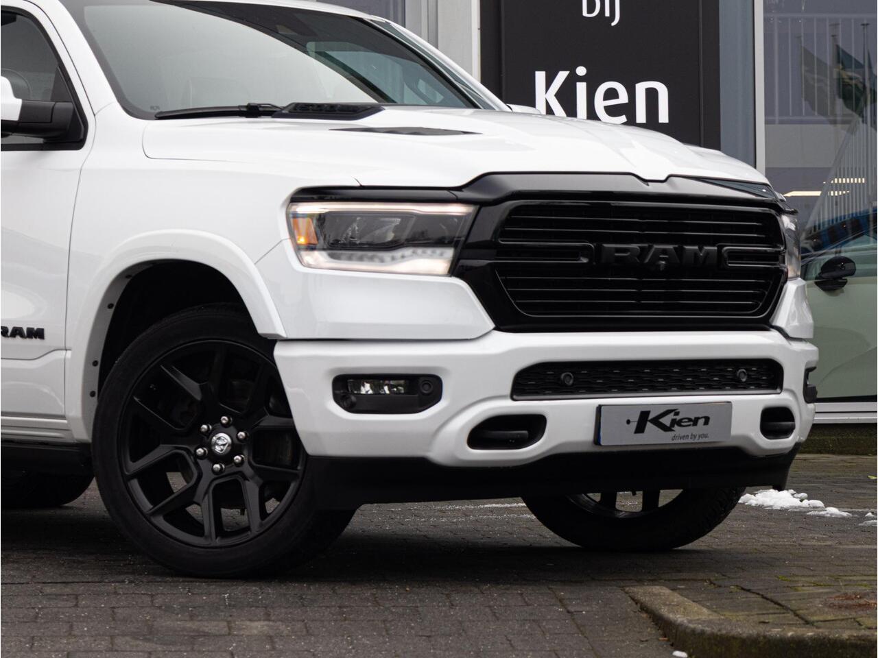 Dodge 1500 Ram 5.7 V8 4x4 Crew Cab Laramie Night | Luchtvering | Elektrische side steps |