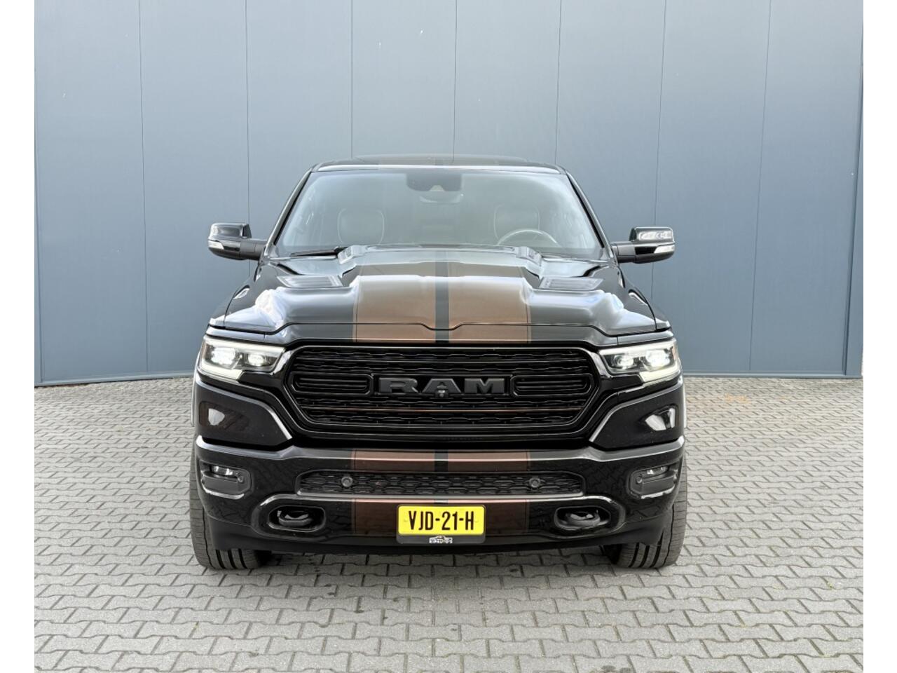 Dodge 1500 RAM 5.7 HEMI V8 4x4 NIGHT/BLACK EDITION! LIMITED PANO LUCHTV