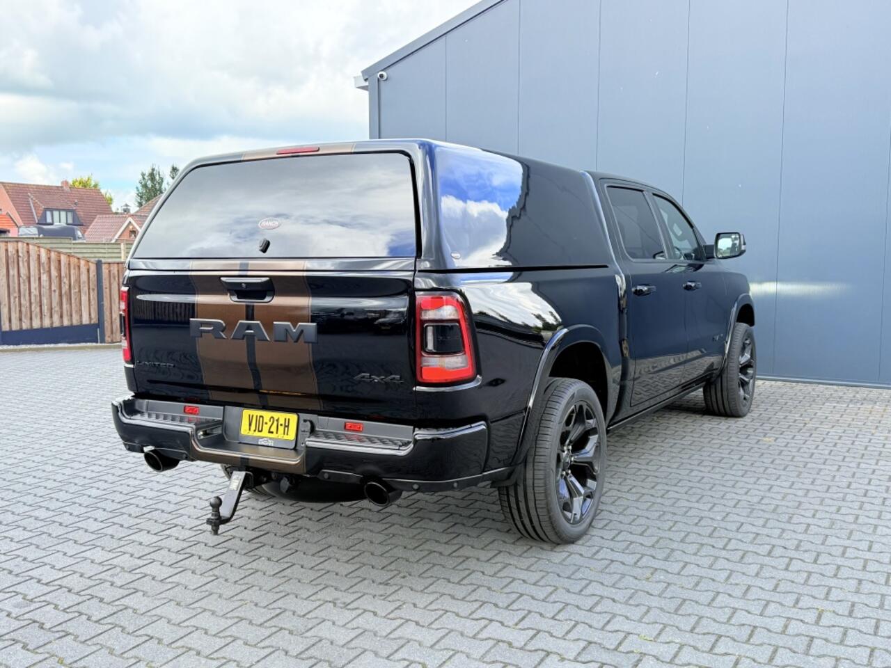 Dodge 1500 RAM 5.7 HEMI V8 4x4 NIGHT/BLACK EDITION! LIMITED PANO LUCHTV