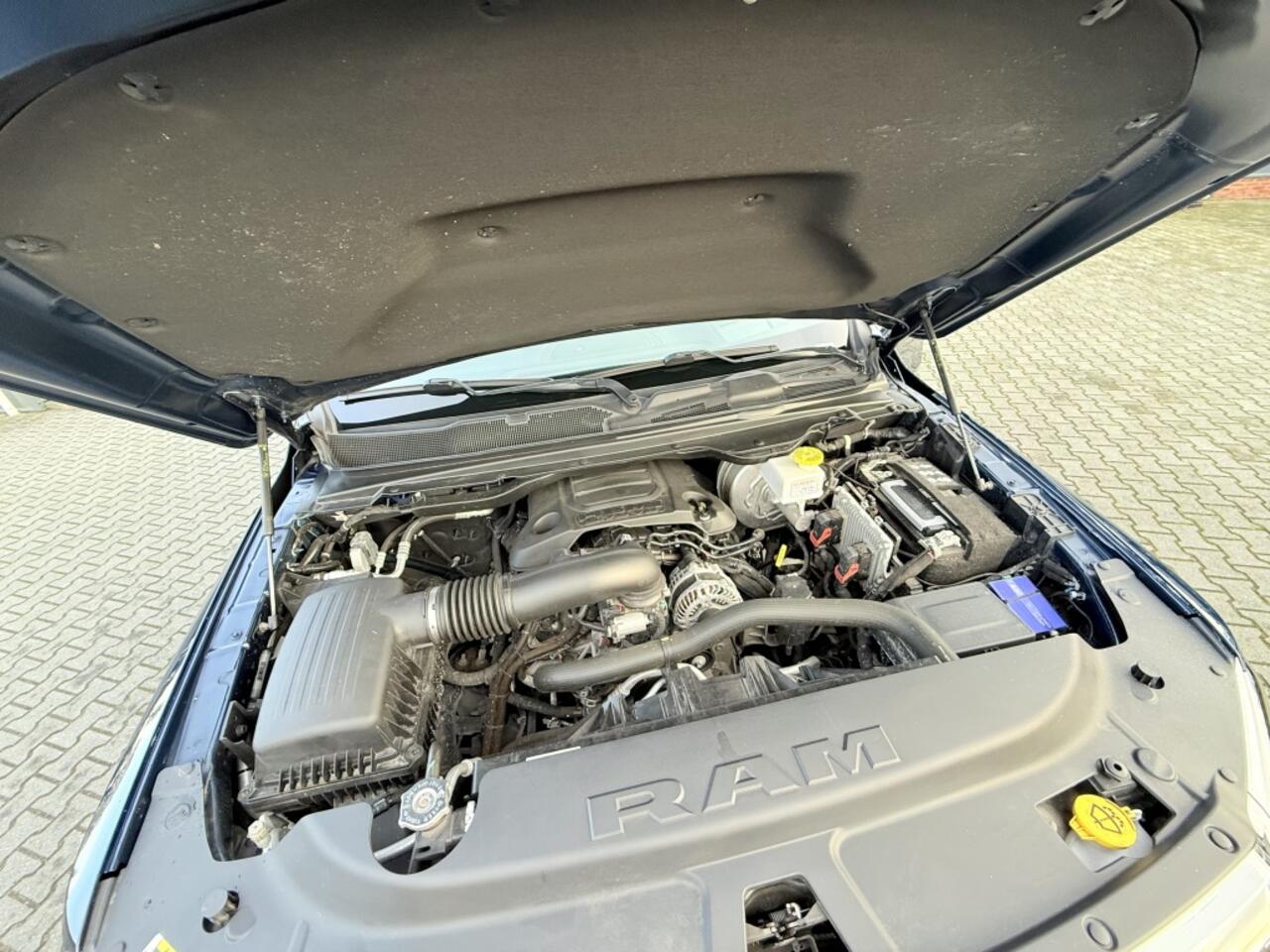 Dodge 1500 Ram 5.7 V8 4x4 CC LONGHORN VOL!