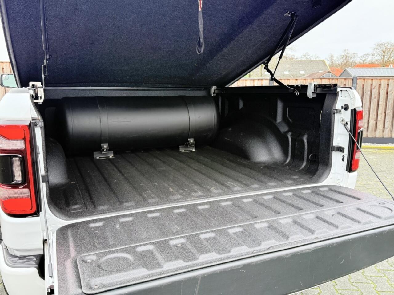 Dodge 1500 RAM 5.7 V8 4x4 HEMI LIMITED HARMAN/KARDON