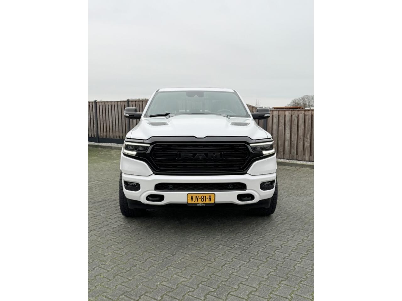 Dodge 1500 RAM 5.7 V8 4x4 HEMI LIMITED HARMAN/KARDON