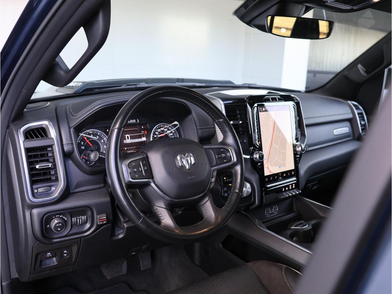 Dodge 1500 Ram 5.7 V8 4x4 Crew Cab Laramie Sport | LPG | Groot navi | Trekhaak |