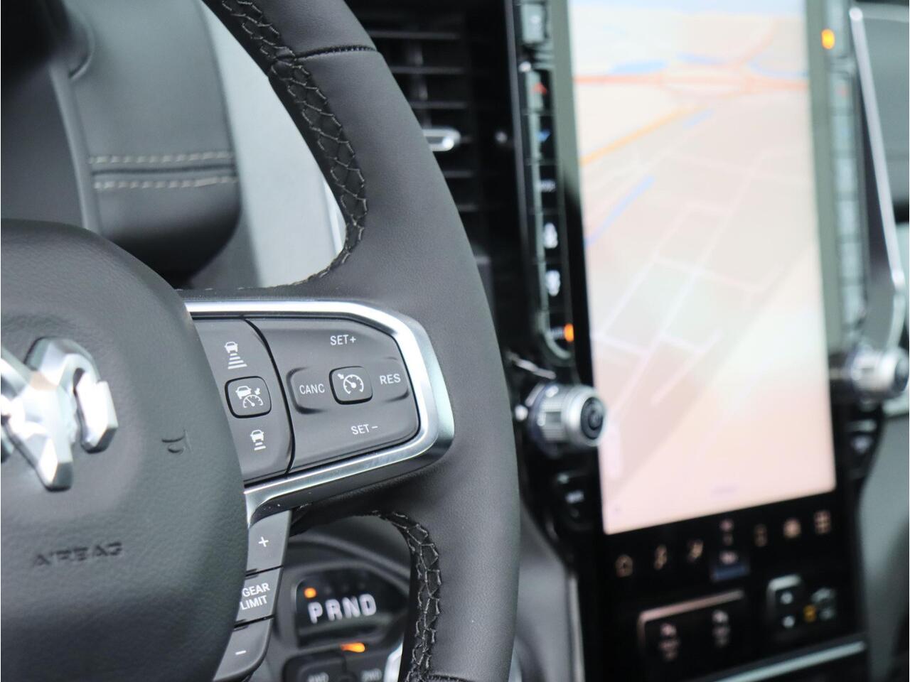 Dodge 1500 Ram 3.0 Hurricane Crew Cab Laramie Night Premium | LPG | Luchtvering | Bijrijders Scherm |