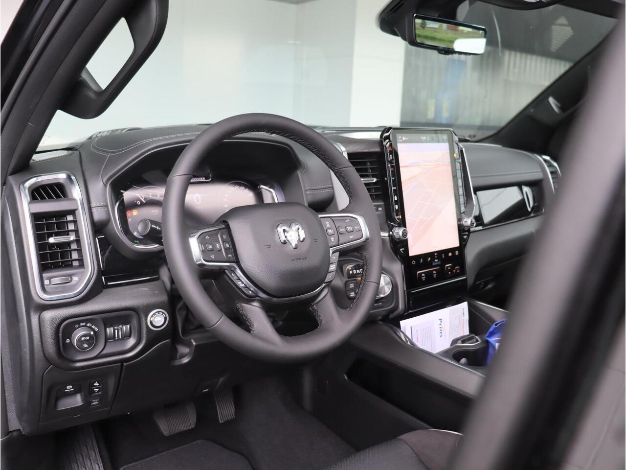 Dodge 1500 Ram 3.0 Hurricane Crew Cab Laramie Night Premium | LPG | Luchtvering | Bijrijders Scherm |