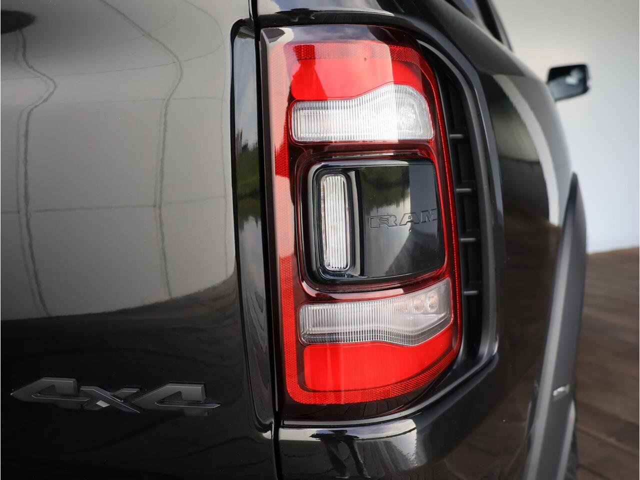 Dodge 1500 Ram 6.2 V8 4x4 Crew Cab TRX | LPG | Pano-dak | Groot Navigatie | Launch Control |