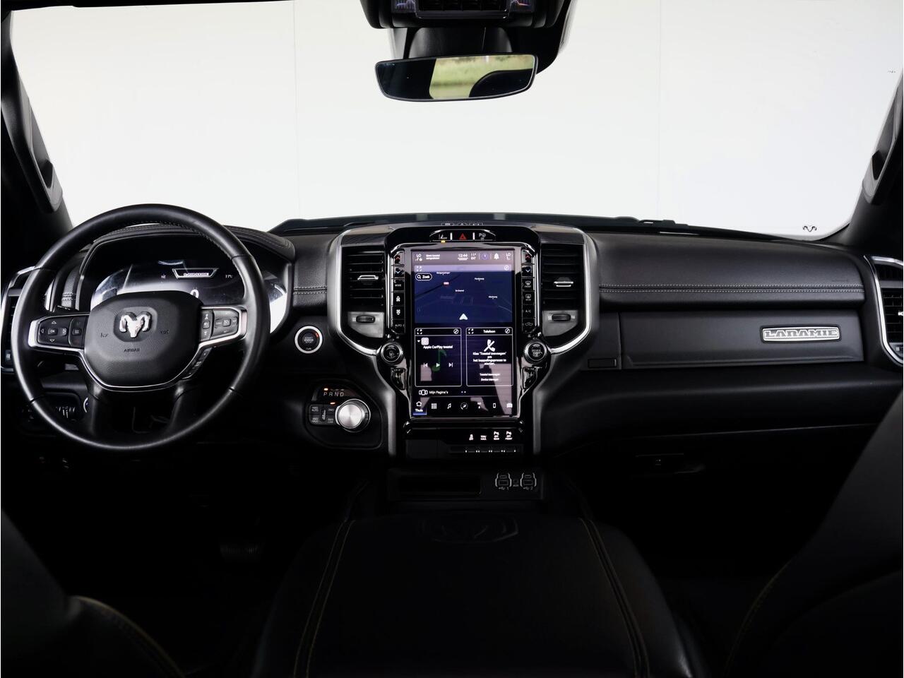 Dodge 1500 Ram 5.7 V8 4x4 Crew Cab Dominator | Uitlaatklep | Pano-dak | Tonneau cover | 22" | Fenders |