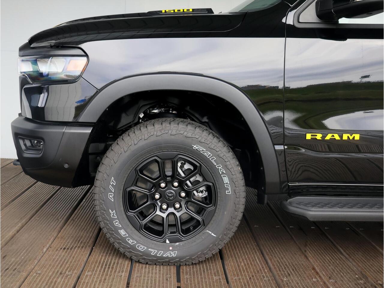 Dodge 1500 Ram 3.0 Hurricane Crew Cab Rebel Night | Pano | Leder interieur | Adaptieve CC | Elektrische laadklep |