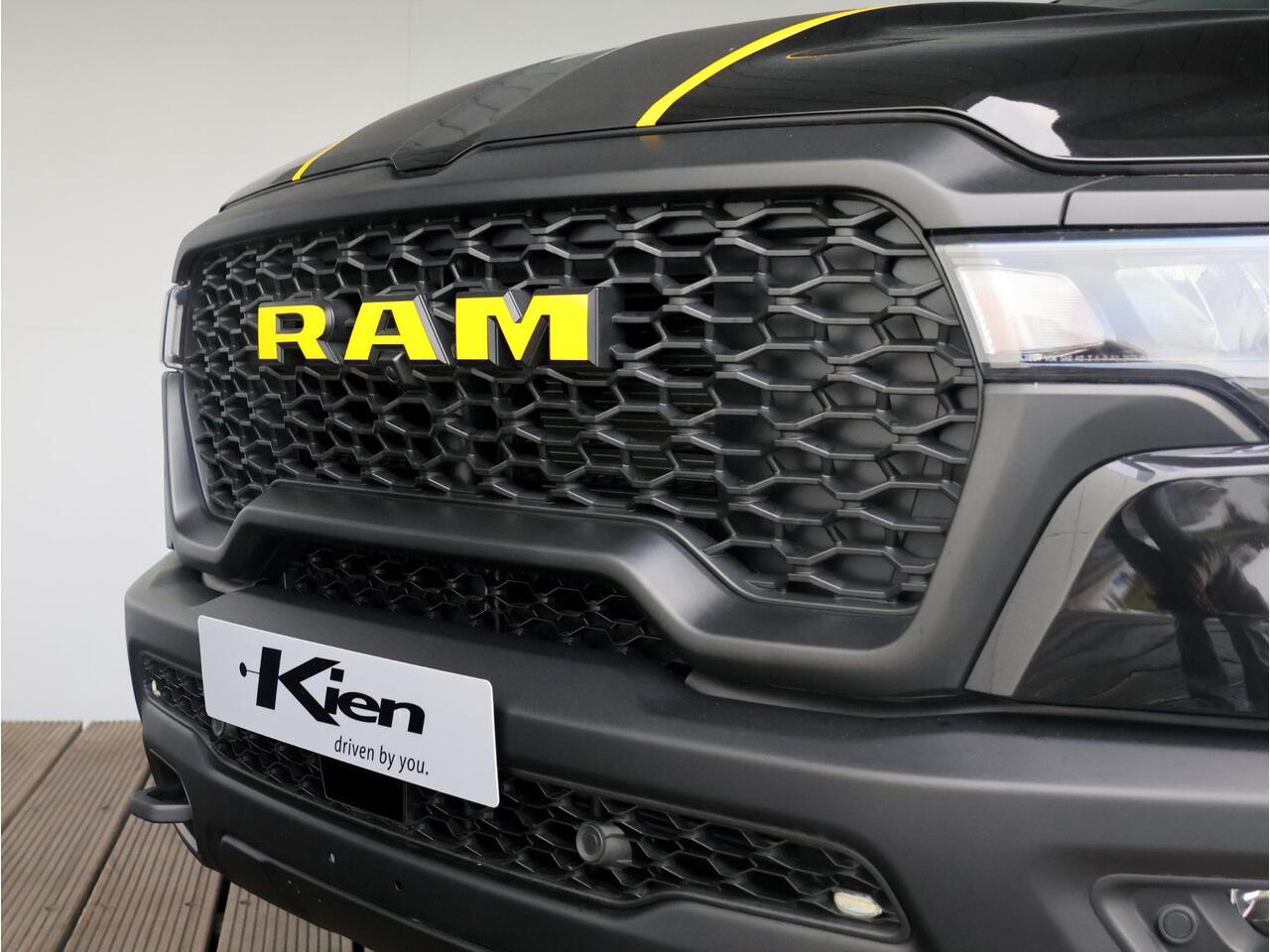 Dodge 1500 Ram 3.0 Hurricane Crew Cab Rebel Night | Pano | Leder interieur | Adaptieve CC | Elektrische laadklep |