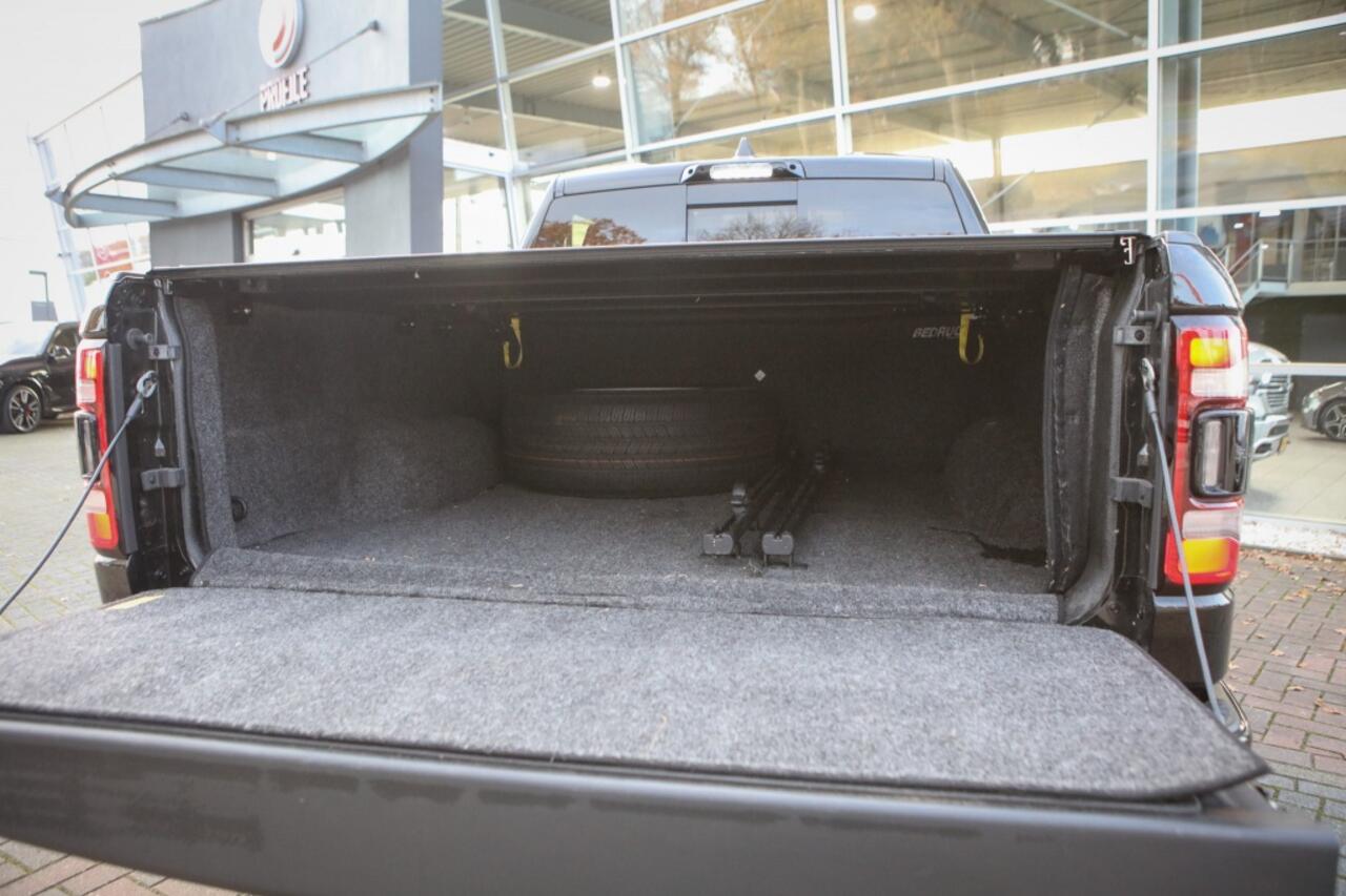 Dodge 1500 Ram 5.7 V8 4x4 CC Limited Night | Pano | stoelverkoeling/verwarming