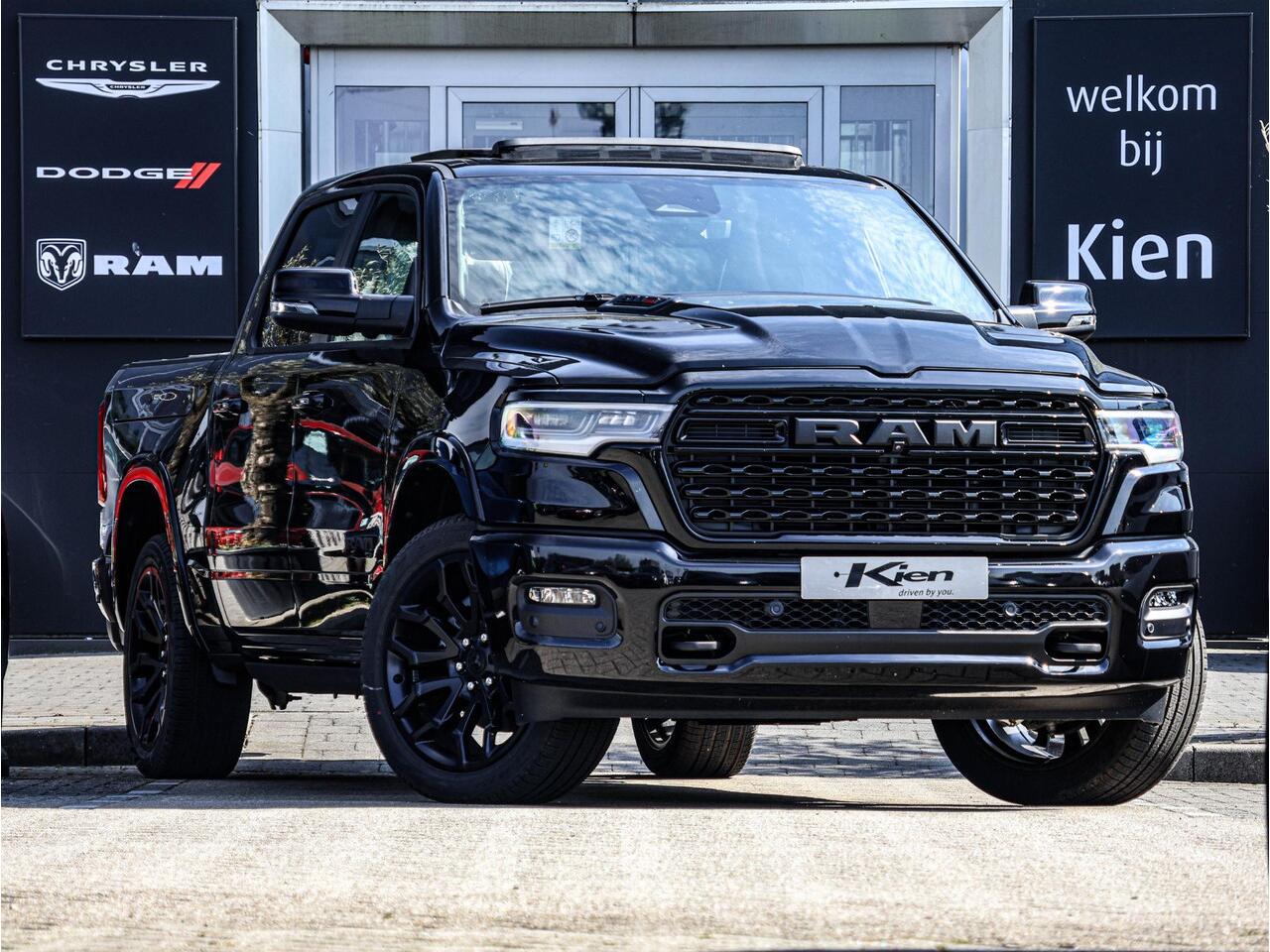 Dodge 1500 Ram 540 pk HO Crew Cab Limited Night | LPG | 540 PK | Pano Dak | LPG | Luchtvering |