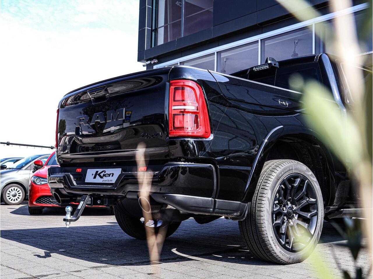 Dodge 1500 Ram 540 pk HO Crew Cab Limited Night | LPG | 540 PK | Pano Dak | LPG | Luchtvering |