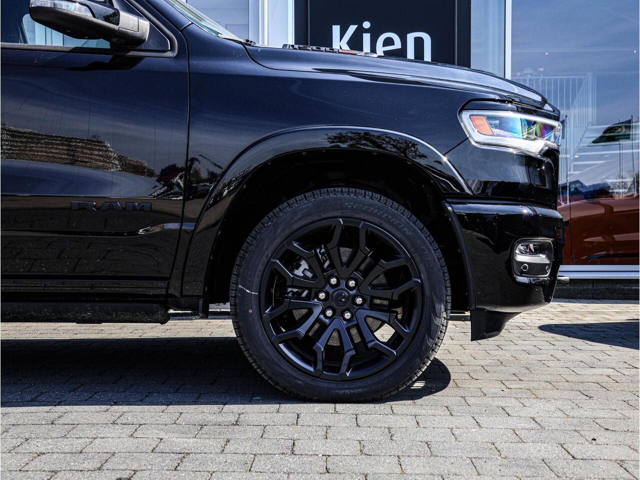 Dodge 1500 Ram 540 pk HO Crew Cab Limited Night | LPG | 540 PK | Pano Dak | LPG | Luchtvering |