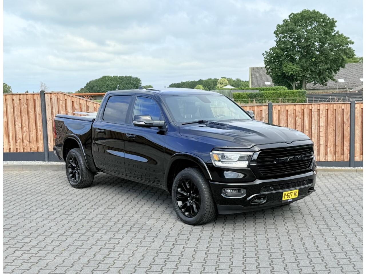 Dodge RAM PICKUP 5.7 V8 4x4 LARAMIE NIGHT EDIT. LUCHTVERING