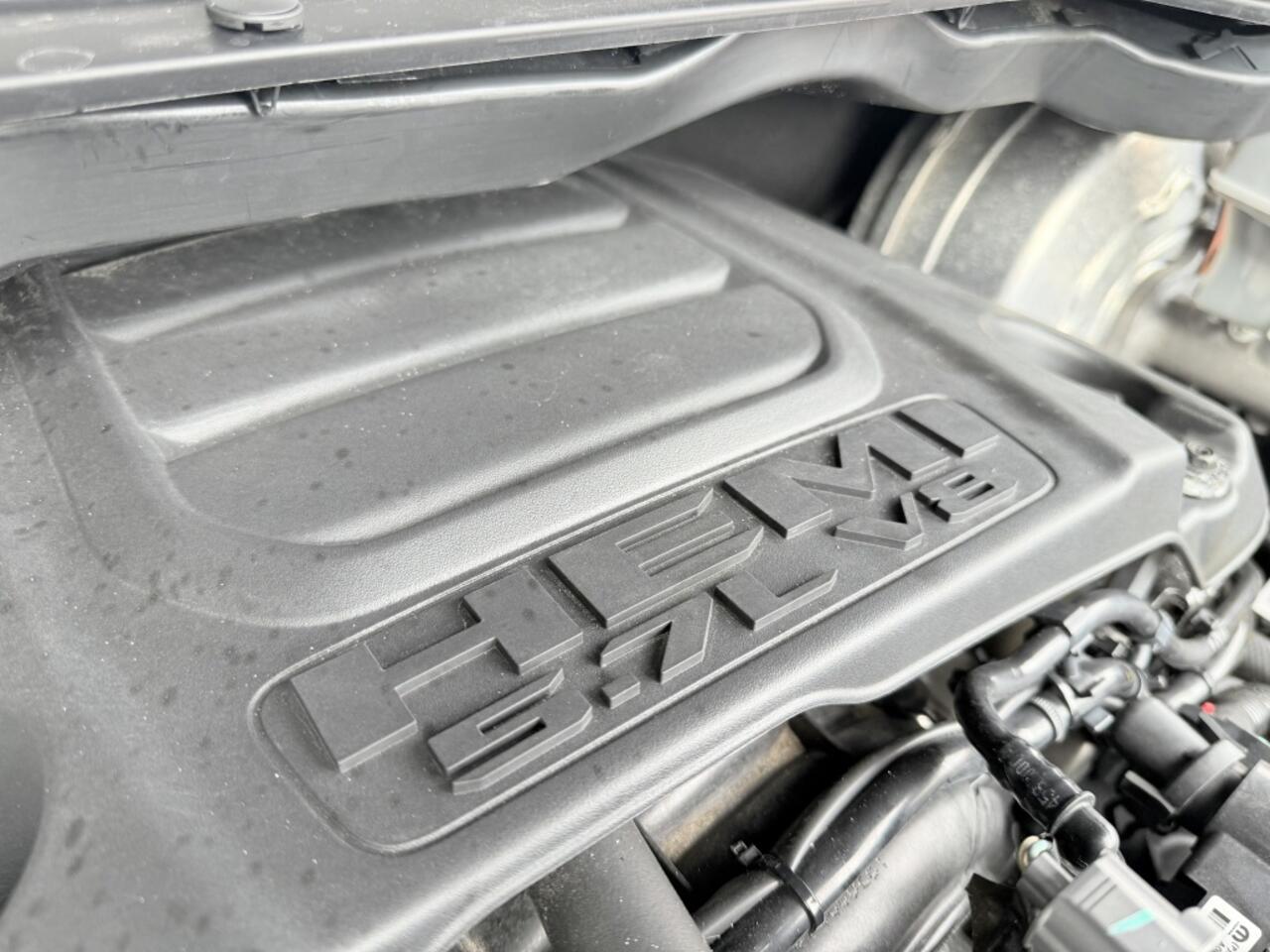 Dodge RAM PICKUP 5.7 V8 4x4 LARAMIE NIGHT EDIT. LUCHTVERING