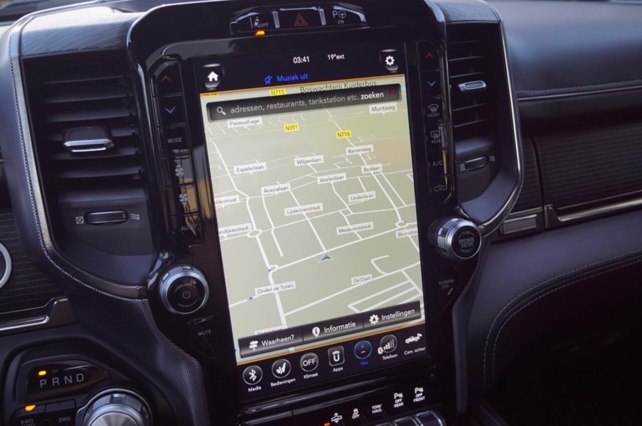 Dodge RAM PICKUP 1500 5.7 V8 4x4 Crew Cab (400pk) Limited Pano/Luchtvering/NAP/LPG