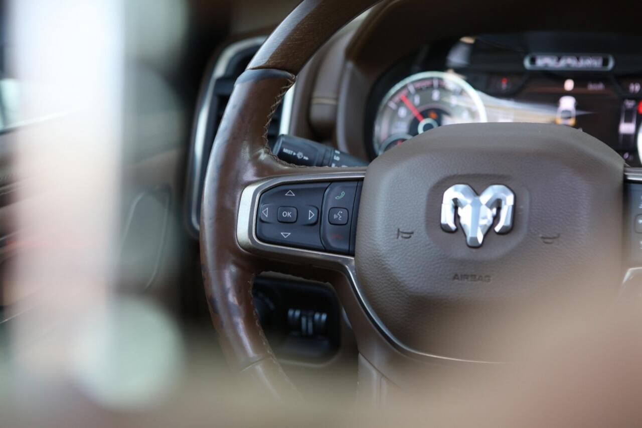 Dodge RAM PICKUP 5.7 V8 4x4 CC Longhorn. PANO, Guerrilla Exhaust