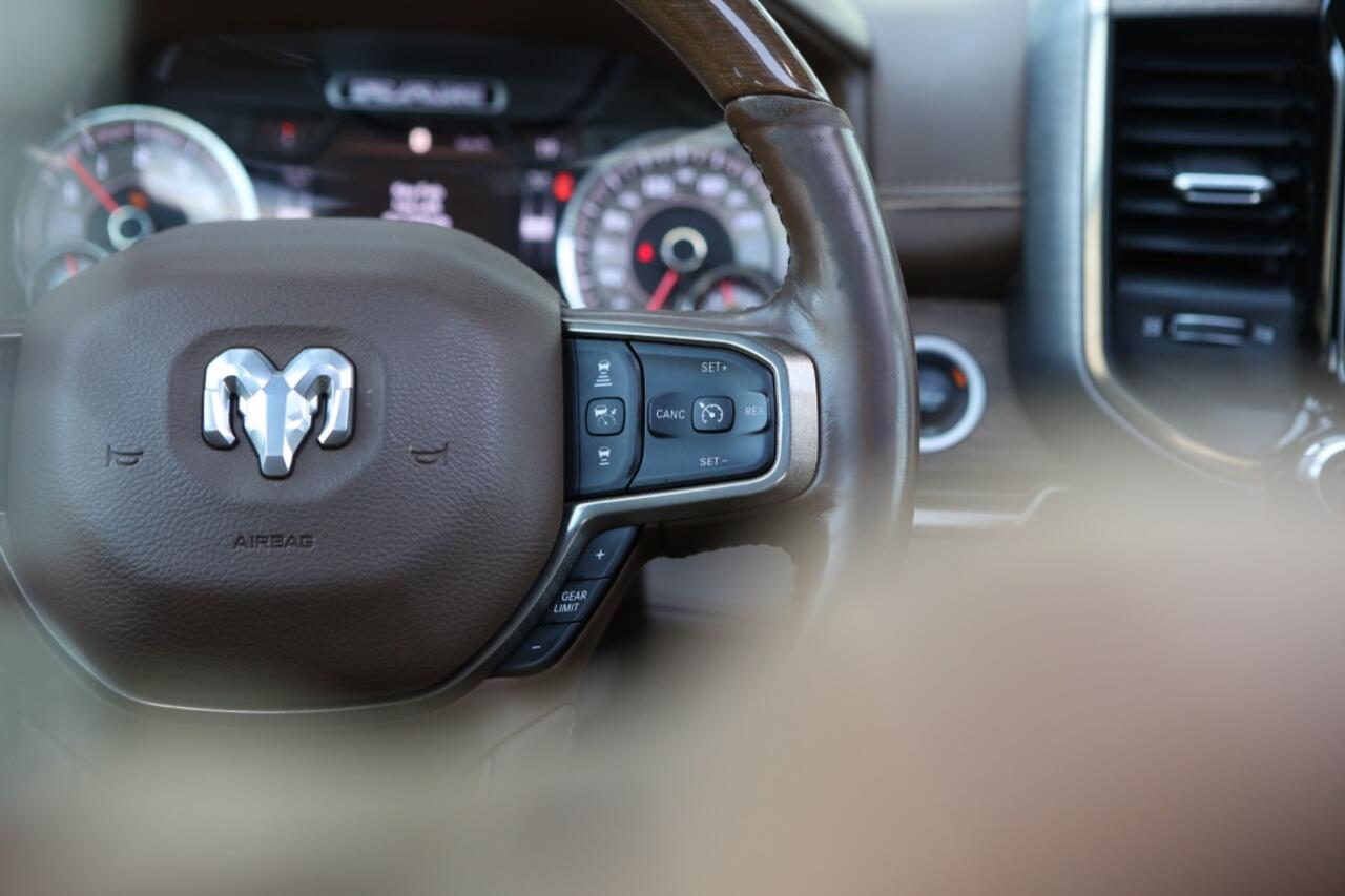 Dodge RAM PICKUP 5.7 V8 4x4 CC Longhorn. PANO, Guerrilla Exhaust