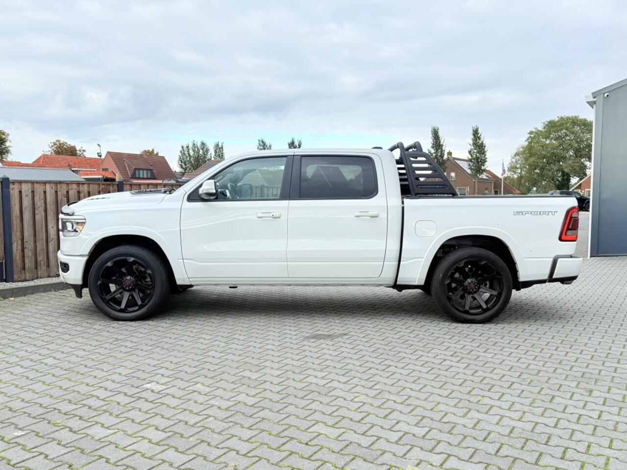Dodge RAM PICKUP 5.7 HEMI V8 LARAMIE 4X4 22" TUFF WHEELS